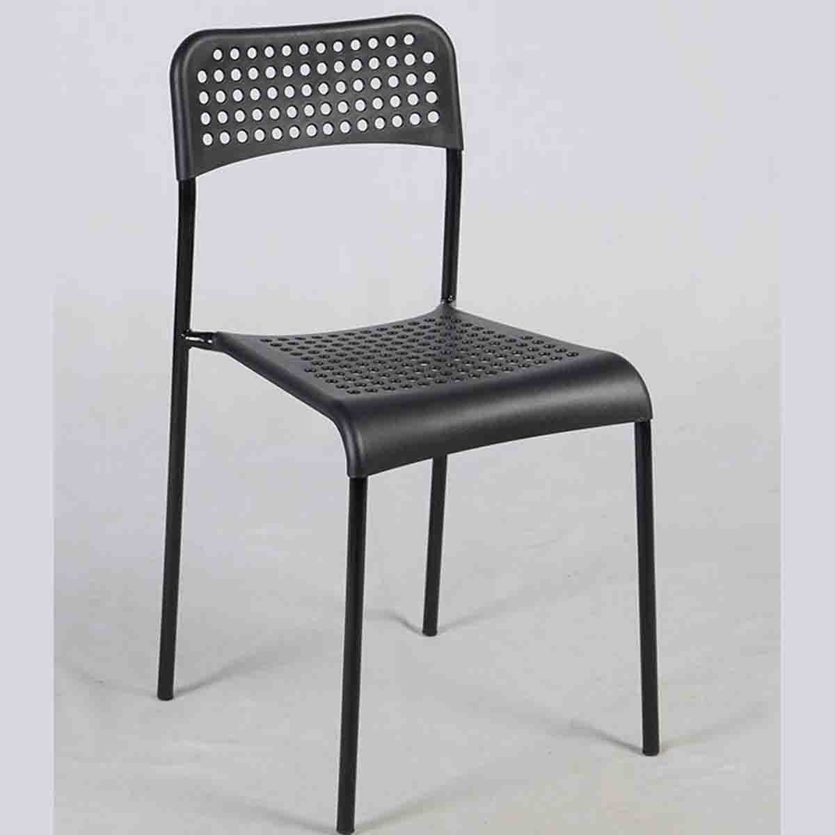 Atelier Du Nord - Linda Plastic Chair With Metal Legs