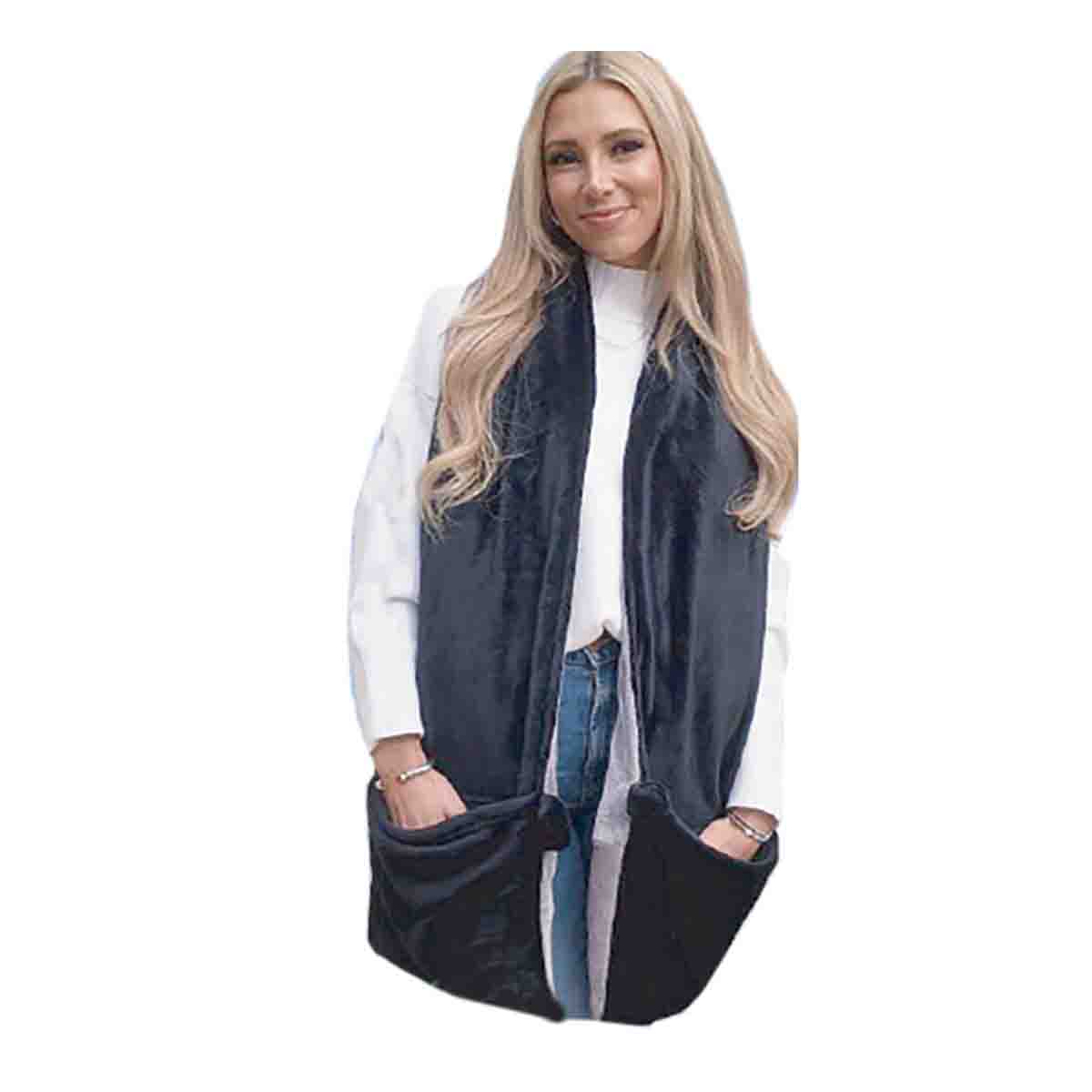 Lauren Taylor - Fleece Travel Scarf