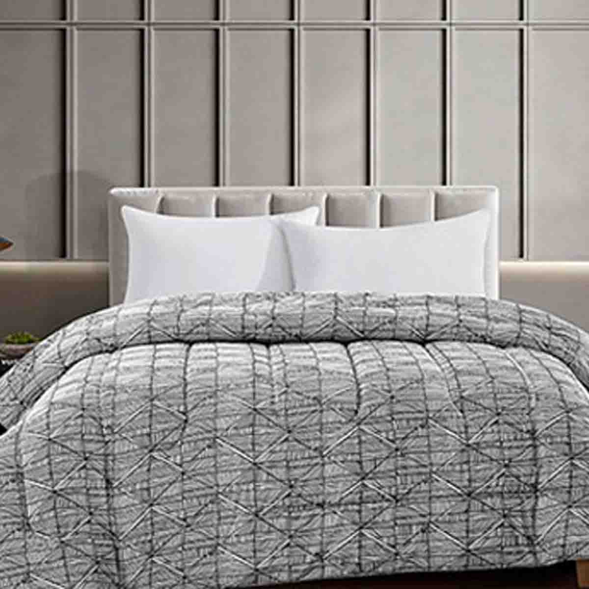 Studio7 -1PC Geometric Print Microfiber Comforter